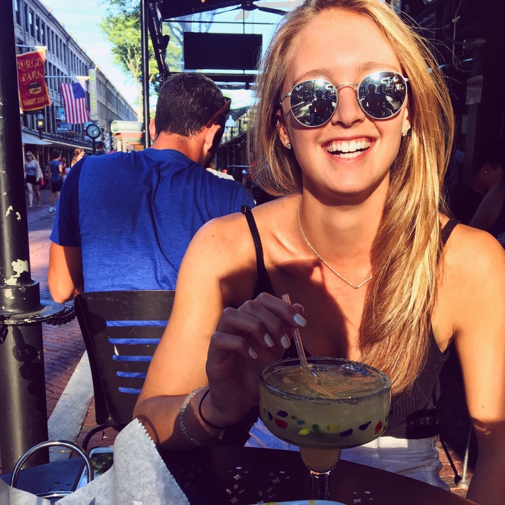Meet your Posher, Olivia